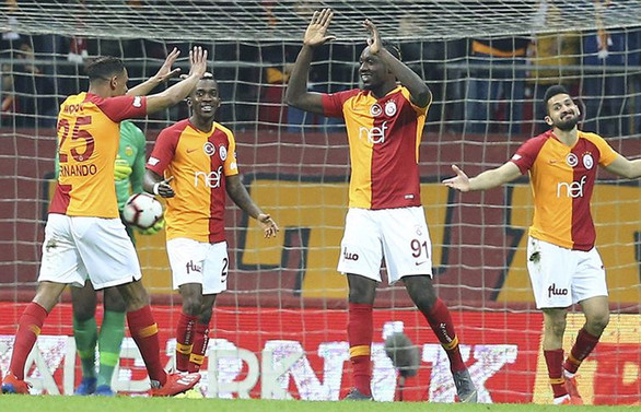 Galatasaray, 3 puanı 3 golle aldı