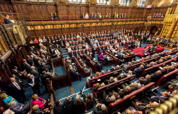 Kraliçe onayladı, anlaşmasız Brexit önlendi
