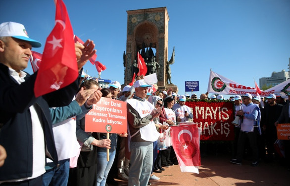 İstanbul'da 1 Mayıs: Cumhuriyet Anıtı'na çelenk bırakıldı
