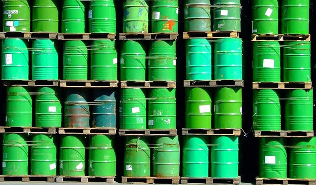 İran 2 milyon varil 'ucuz' petrol satacak