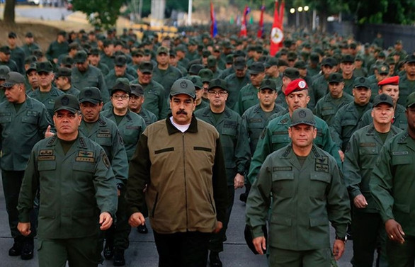 Maduro gövde gösterisi yaptı