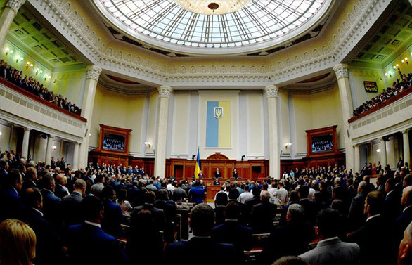 Ukrayna Parlamentosu Zelenskiy’e karşı
