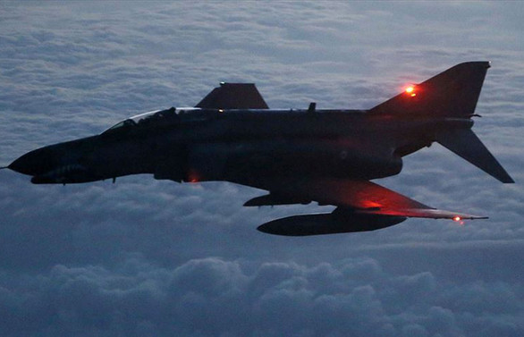 Erhaç Üssü'ne iniş sırasında arızalanan F4'te hasar oluştu