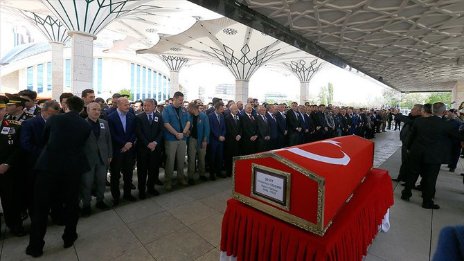 Türkiye, şehitlerini uğurluyor