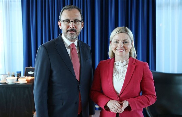 Bakan Kasapoğlu İzlandalı mevkidaşıyla görüştü