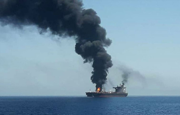 Japonya'ya yük taşıyan 2 petrol tankeri saldırıya uğradı