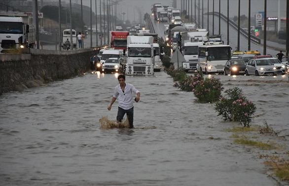 İzmir-Ankara yolu ulaşıma açıldı