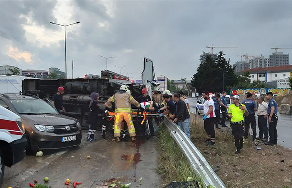 Maltepe'de zincirleme kaza: 4 yaralı