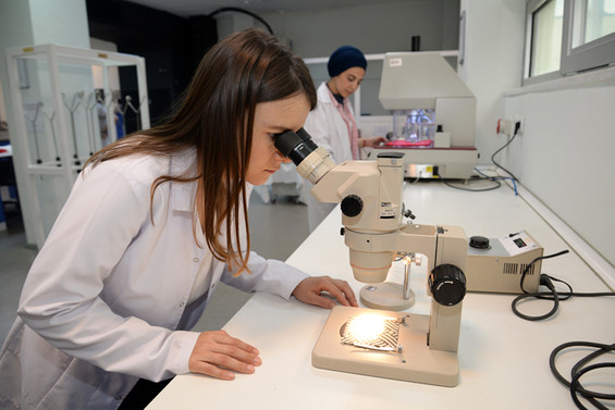 Aylık 4 bin 500 TL bursla staja başladılar