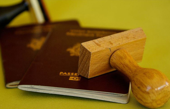 İran yabancı turistlerin pasaportuna mühür vurmayacak