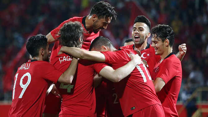 Milli Takım, Özbekistan'ı iki golle geçti
