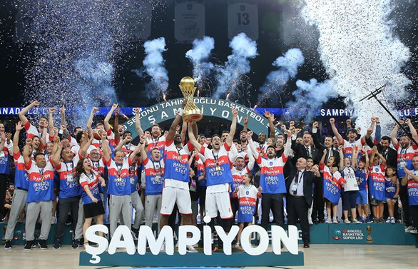Anadolu Efes 9 yıl sonra şampiyon