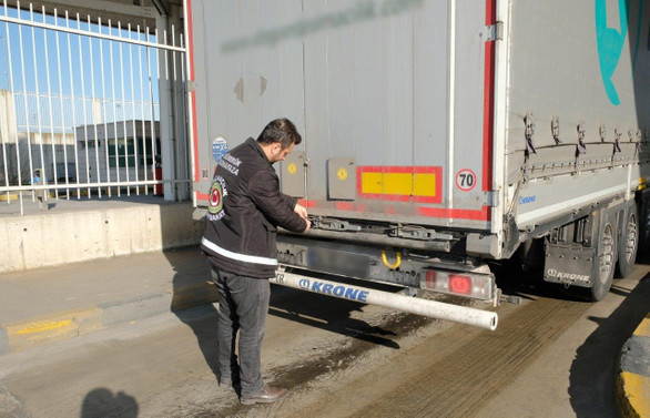 Sarp'ta 12.8 milyon liralık kaçak eşya operasyonu