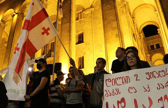 Gürcistan'da protestolar sonucu seçim sistemi değişti