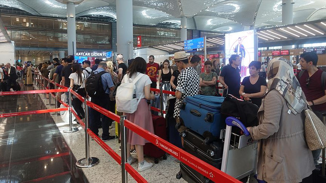 İstanbul Havalimanı'nda tatil yoğunluğu