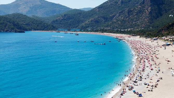 Turizm merkezlerinde bayram bereketi