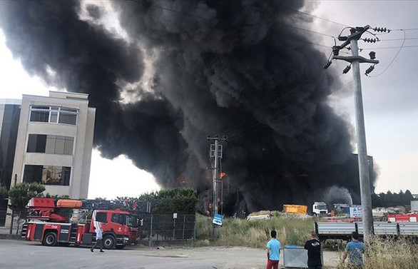 Kocaeli'de fabrika yangını: 4 kişi öldü