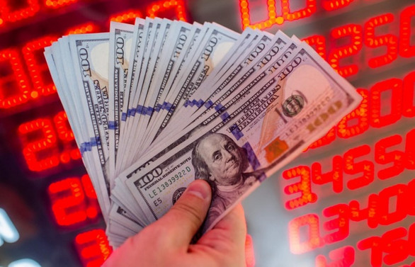 Dolar, 5.76 seviyesinde işlem görüyor