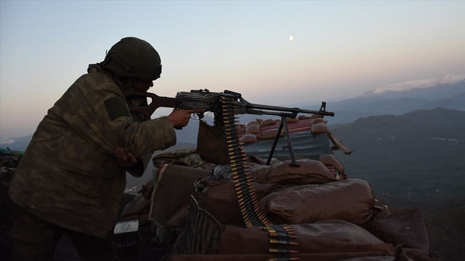 Diyarbakır'da 2 terörist etkisiz hale getirildi