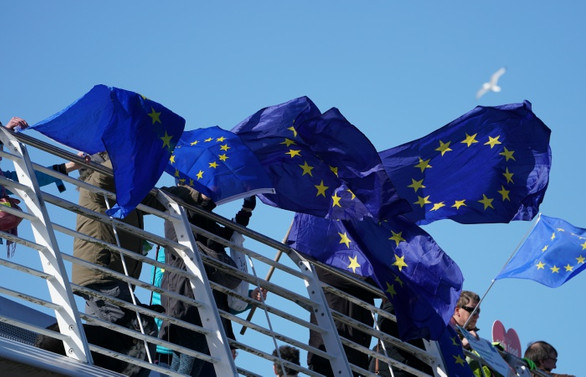 Euro Bölgesi büyüme tahmini düşürüldü