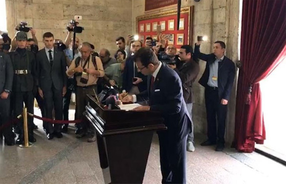 İmamoğlu, Anıtkabir’i ziyaret etti