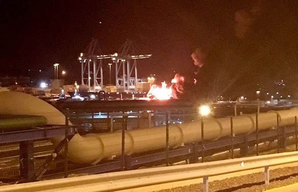 İzmir'de gemi yangını