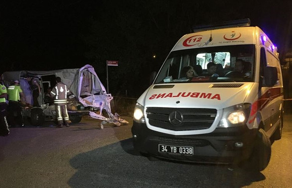 Çekmeköy'de trafik kazası: 2 ölü, 3 yaralı
