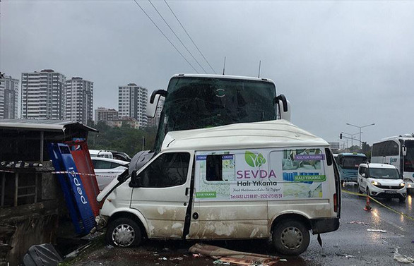 Ordu'da yolcu otobüsü minibüsle çarpıştı: 3 ölü, 11 yaralı
