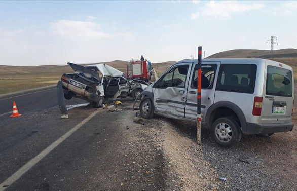 Ağrı'da trafik kazası: 2 ölü, 4 yaralı
