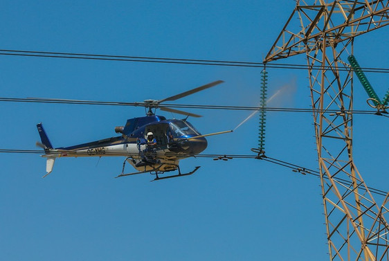 Elektrik hatlarına 'havalı' temizlik