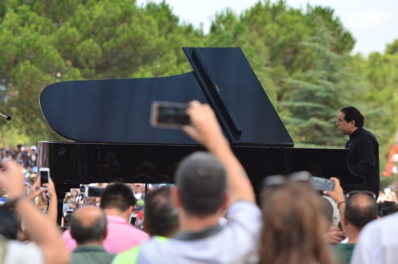 Fazıl Say 'Su ve Vicdan Nöbeti' için Çanakkale'de konser verdi