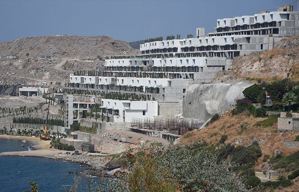 Kıyı kesimlerinde 12 konut ve otel projesi durduruldu