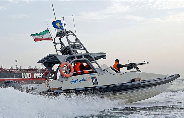 İran Basra Körfezi'nde yabancı bir tankere el koydu
