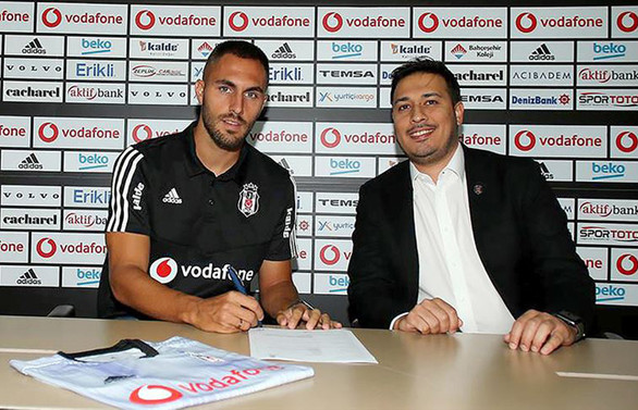 Victor Ruiz Torre Beşiktaş'a 3 yıllık imza attı