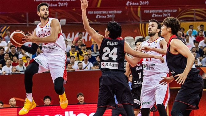 A Milliler Dünya Kupası'na galibiyetle başladı