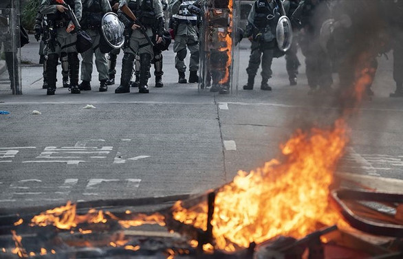 Hong Kong'da hükümet karşıtı protestolar sürüyor