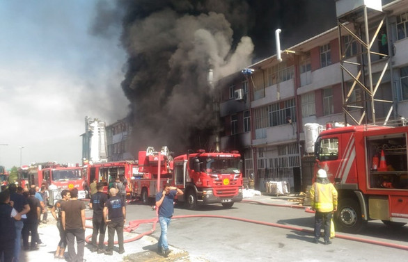Başakşehir'de iş yeri yangını
