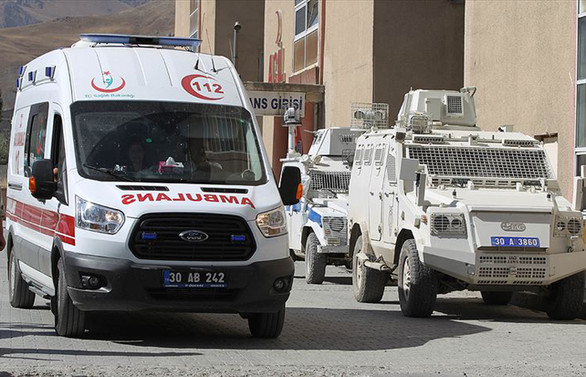 Hakkari'de ağır yaralanan asker şehit oldu