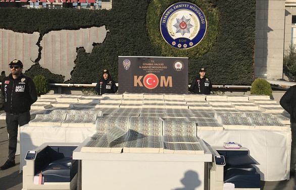 İstanbul'da sahte 127 milyon 500 bin dolar ele geçirildi