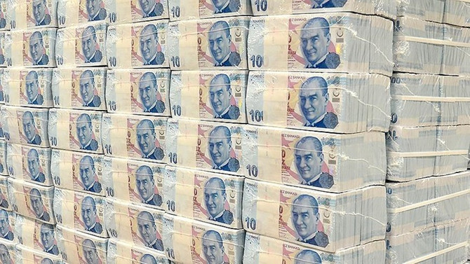 Mevduat azaldı, taksitli ticari krediler arttı