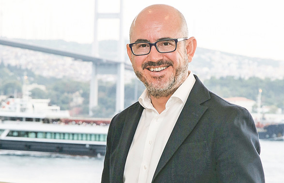 Çinli turist Kapadokya'da balona 'Multinet' ile biniyor