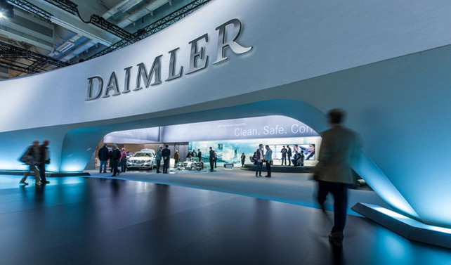 Maliyetler arttı, Daimler'in kârı yarıya indi