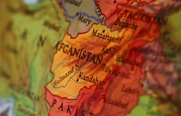 Afganistan'da yolcu uçağı düştü