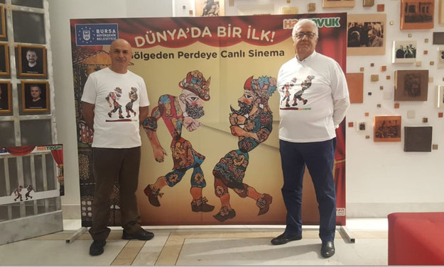 HasTavuk, Karagöz ve Hacivat’ı perdeden sinemaya taşıdı