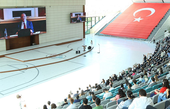 Kalyoncu'dan gençlere: Geleceğimizi sizler şekillendireceksiniz