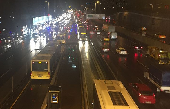 İstanbul'da metrobüs kazası: 7 yaralı
