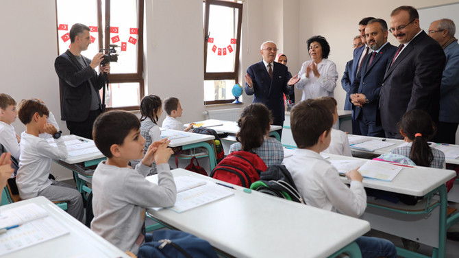 Bursalı hayırsever iş adamından eğitime destek