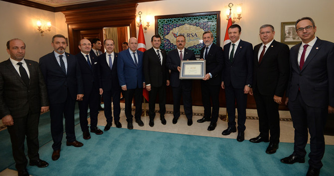“İş dünyasına kapım her zaman açık”