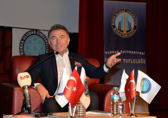 “İş dünyasında başarının sırrı sosyal medyayı doğru kullanmak”