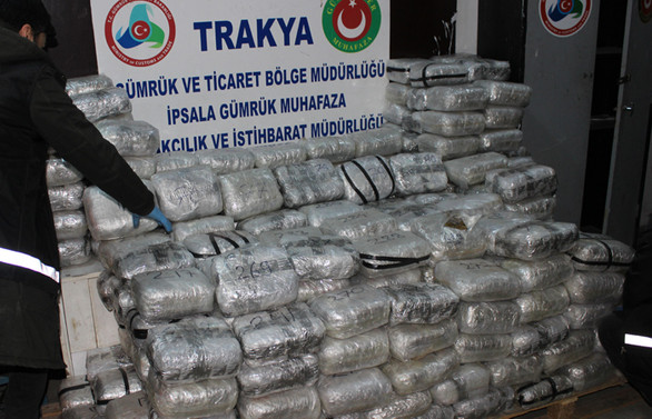 Pekcan: Kapıkule'de bir operasyonda 2 ton esrar ele geçirildi